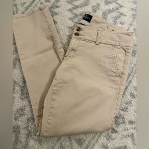 American Eagle  Stretch Khaki Pants Size 8 Short